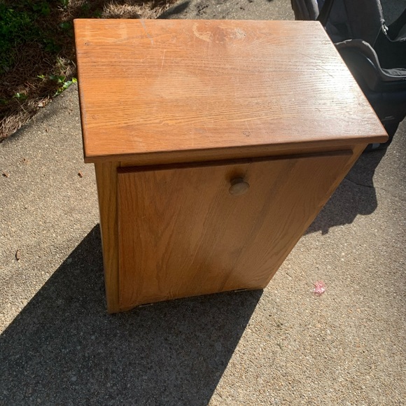 Trash holder/desk - Picture 2 of 5